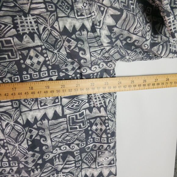 Gotcha Sport Men's Size L Hawaiian Button Down Shirt Gray Geometric Pattern - Picture 8 of 11